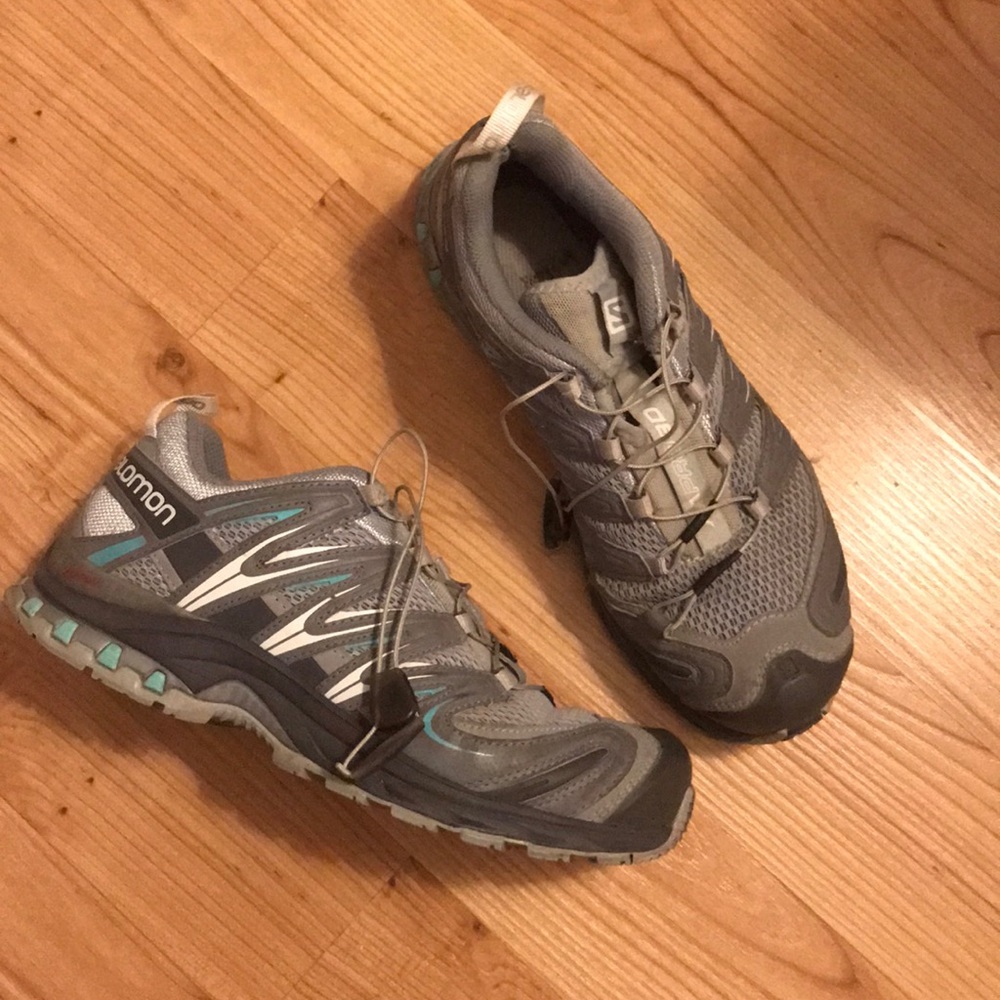 Salomon tennis shoes